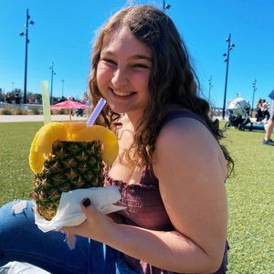 Meet your Posher, Alivia